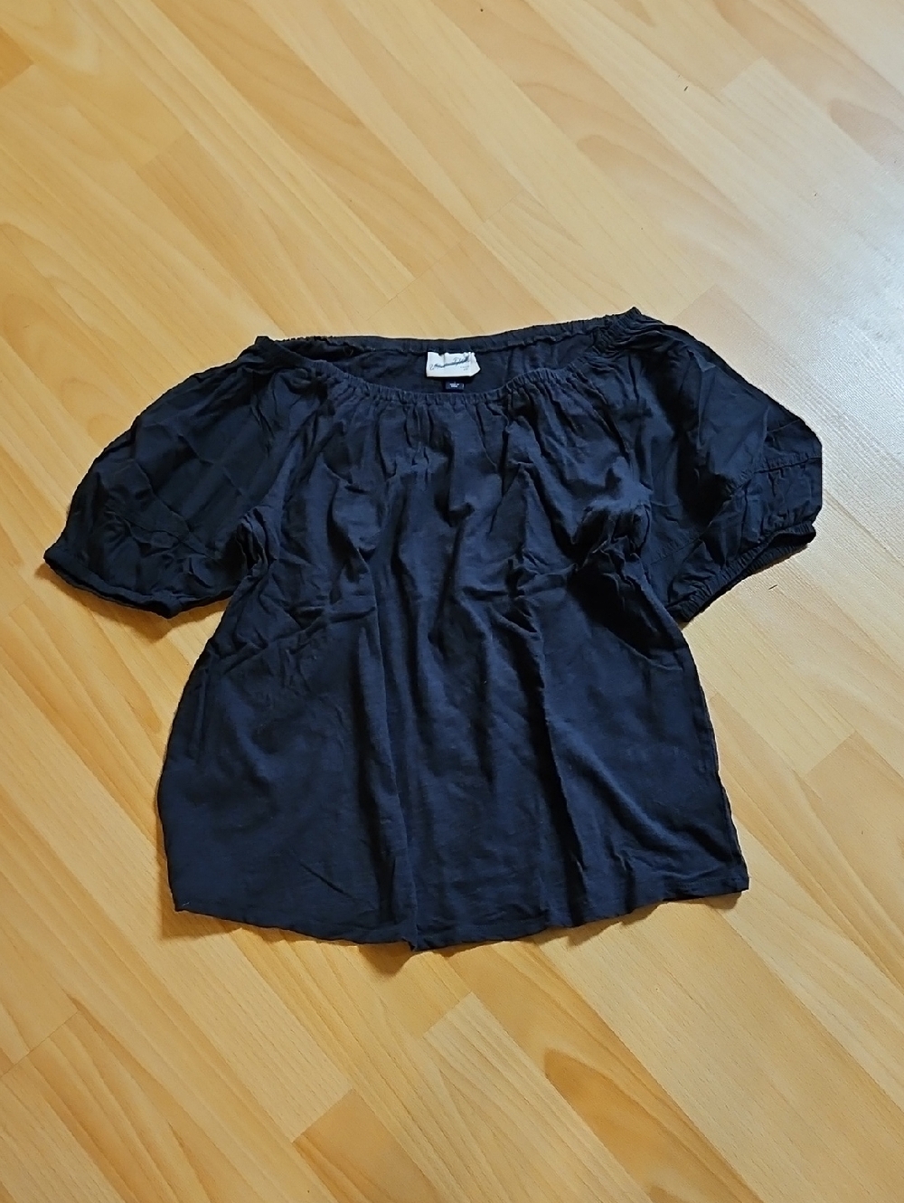 4/$10 Universal Thread Black Off-the-Shoulder Puff Sleeve Blouse